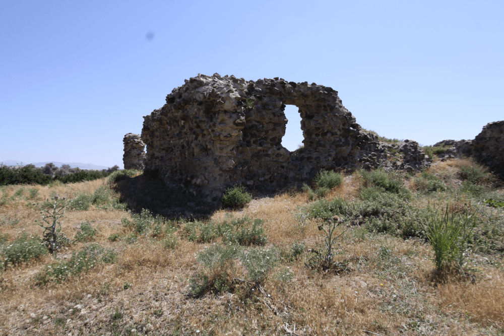 A ruined 13th-century Seljuk caravanserai commissioned by the queen mother Mahperi Hatun.