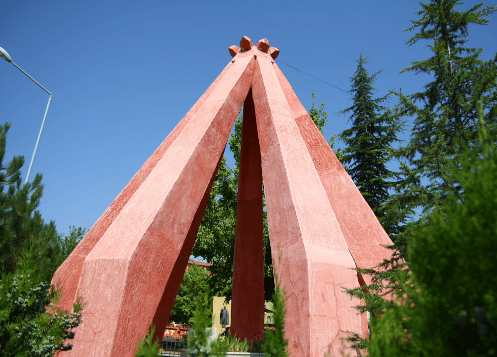 A monument commemorating officers martyred in the 'Kör Hoca Incident' during the Turkish War of Independence.