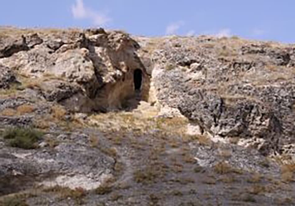 Güzelli Village Caves