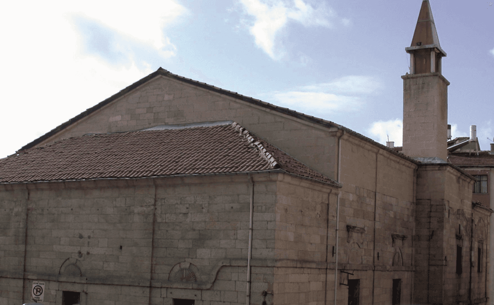 A former church converted into a mosque in 1996, standing near the Çapanoğlu Mosque in central Yozgat.