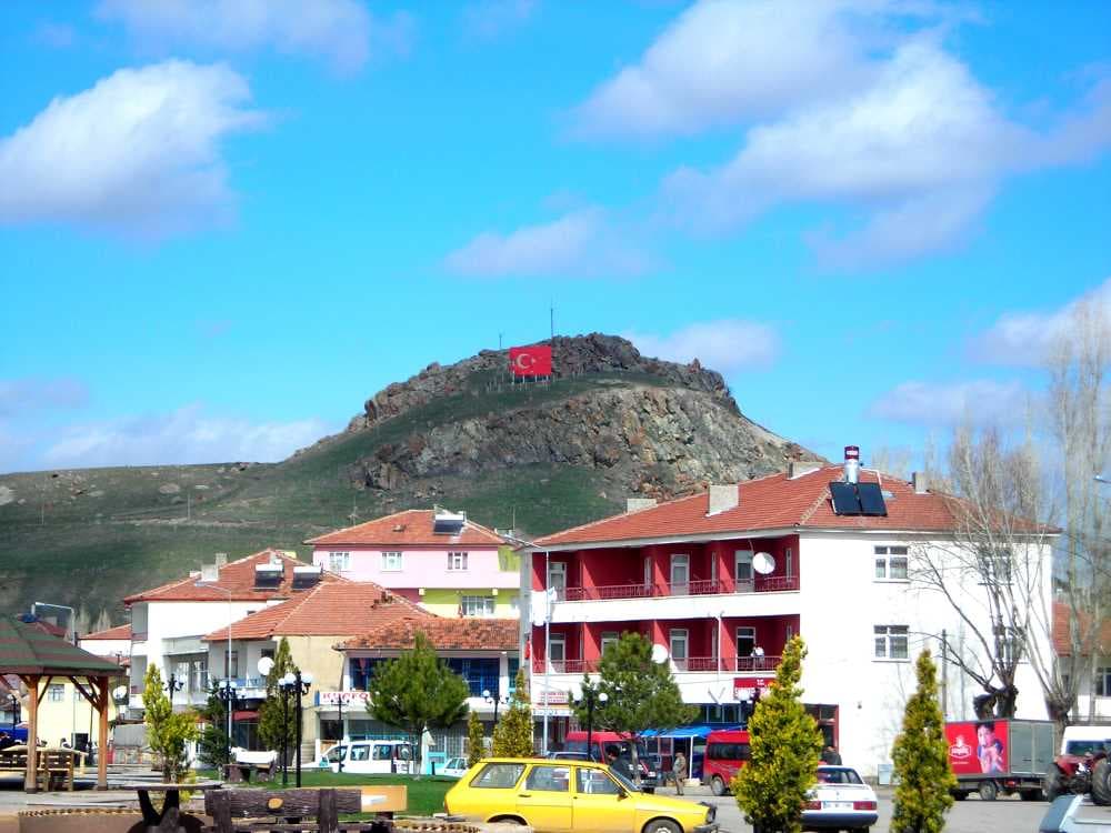 Yılanboynu Hill
