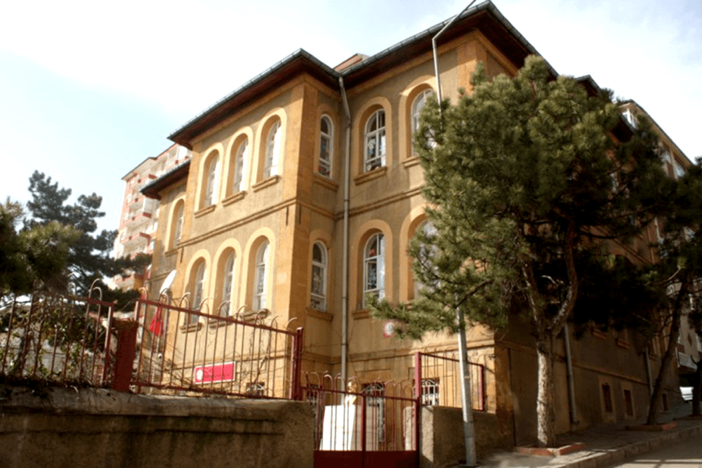 A three-storey 1890s mansion where Atatürk stayed during his visits to Yozgat, later used as a school.