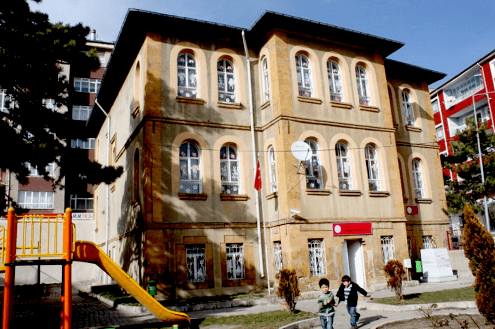 A three-storey 1890s mansion where Atatürk stayed during his visits to Yozgat, later used as a school.