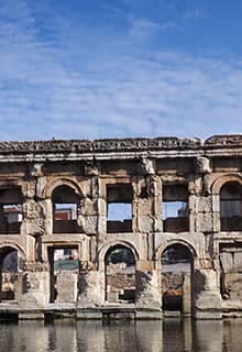 2018 yılında UNESCO Dünya Miras Geçici Listesi’ne alınan Sarıkaya Roma Hamamı, ya da diğer adıyla Kral Kızı Hamamı, Sarıkaya ilçesinde, Kaplıcalar Mahallesi
